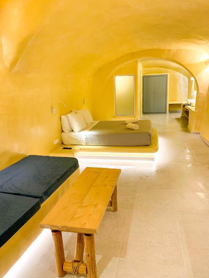 M Residence Santorini Johnnie Cave Fira  Exterior photo