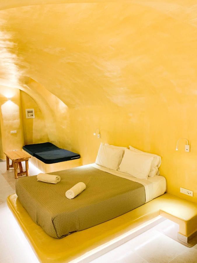 M Residence Santorini Johnnie Cave Fira  Exterior photo
